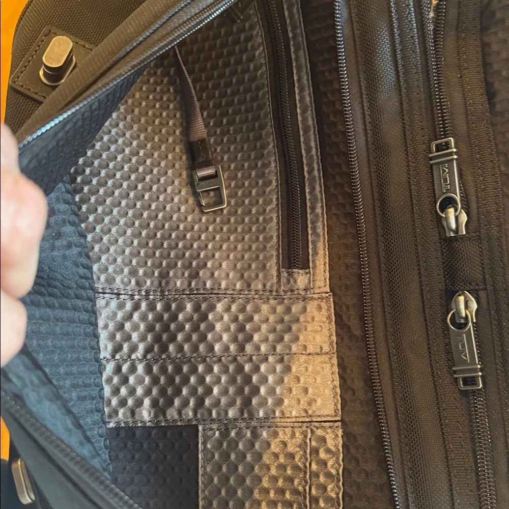Tumi black computer bag. Like new.
